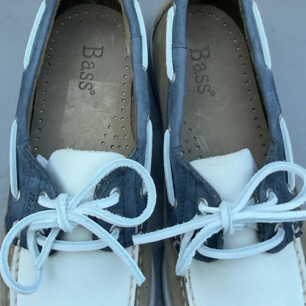 Bass Seafarer Boat Shoes 8.5M Tan Blue White Leather Mens